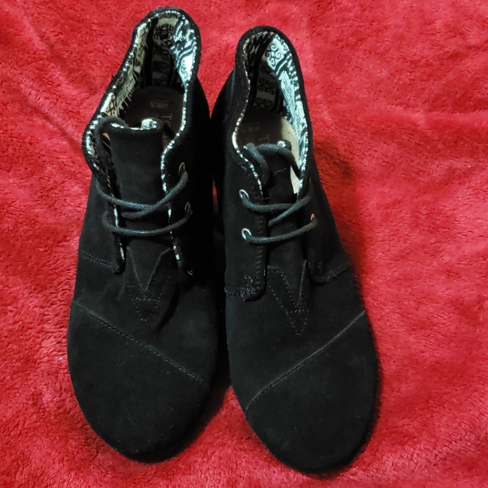 Toms